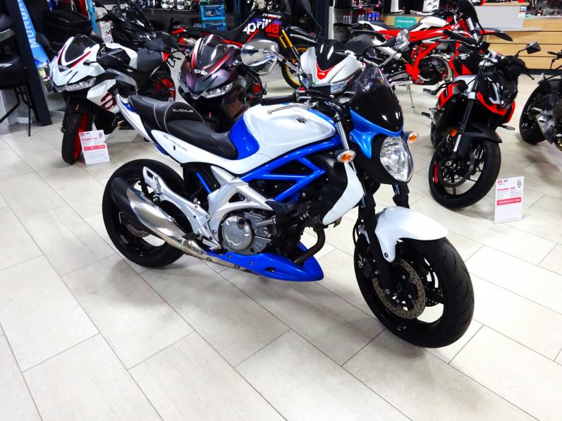 SUZUKI GLADIUS 650